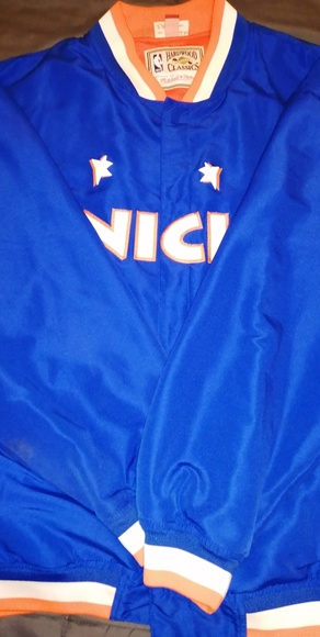 Knicks Jacket - Picture 2 of 5